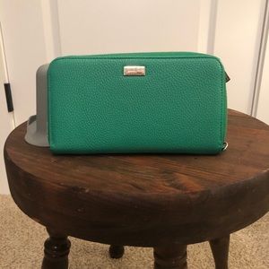 Jewel by Thirty One Wallet